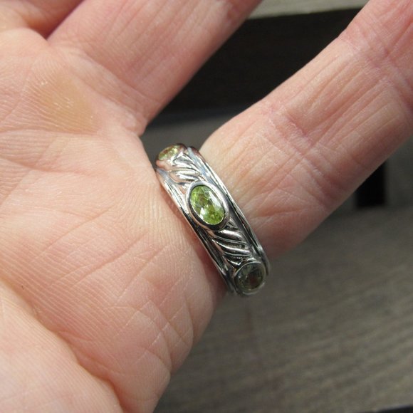 Size 5.25 Sterling Green Cubic Zirconia Ring - Picture 2 of 7